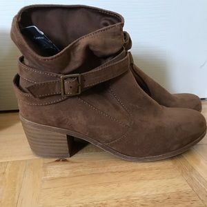 Healed Booties. Size 6